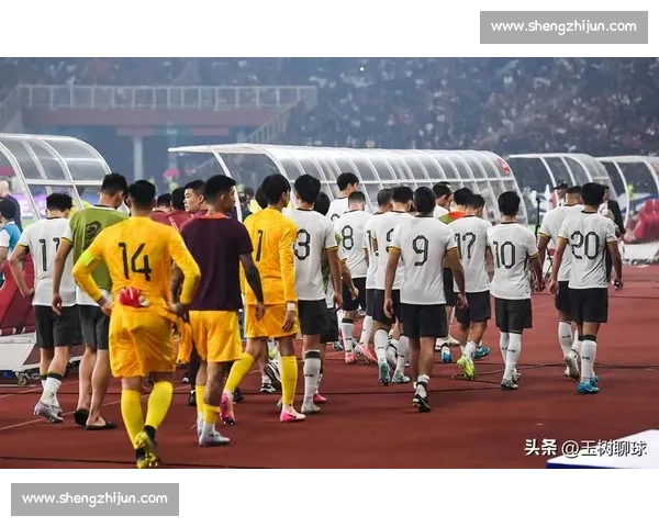 伊万黯然下课无人送，国足新帅三选一：无履历教头临危受命引争议