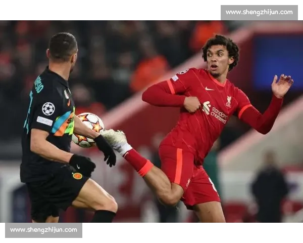 阿诺德离队后,红军仅剩两人撑起英格兰血脉